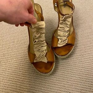 Kenneth Cole W9.5 platform wedges